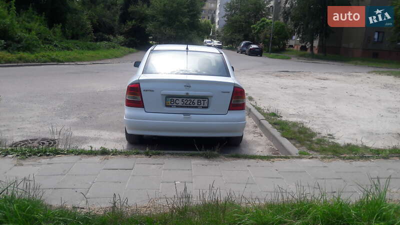 Седан Opel Astra 2008 в Львові