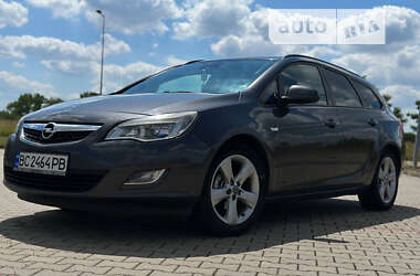 Універсал Opel Astra 2011 в Вінниці