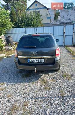Универсал Opel Astra 2010 в 