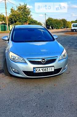 Хэтчбек Opel Astra 2009 в Путивле