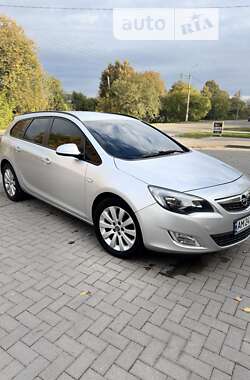 Універсал Opel Astra 2012 в Хмельницькому