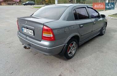 Седан Opel Astra 2008 в Верховине