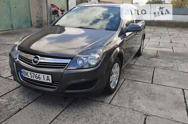 Универсал Opel Astra 2010 в Перемышлянах