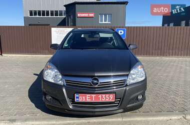 Універсал Opel Astra 2009 в Луцьку