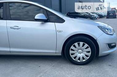 Универсал Opel Astra 2012 в Львове