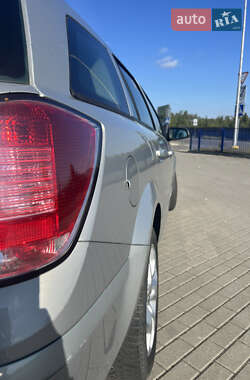 Универсал Opel Astra 2006 в 