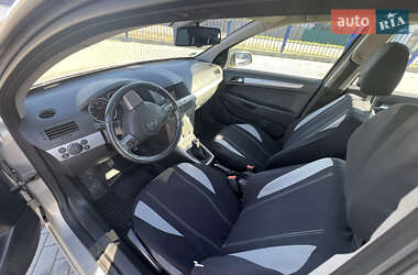 Универсал Opel Astra 2006 в 