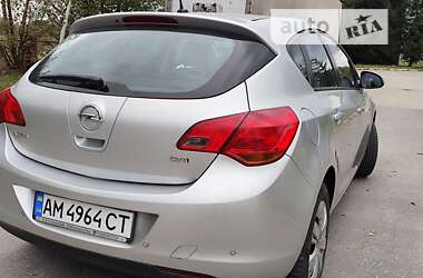 Хэтчбек Opel Astra 2010 в Бердичеве