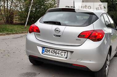 Хэтчбек Opel Astra 2010 в Бердичеве