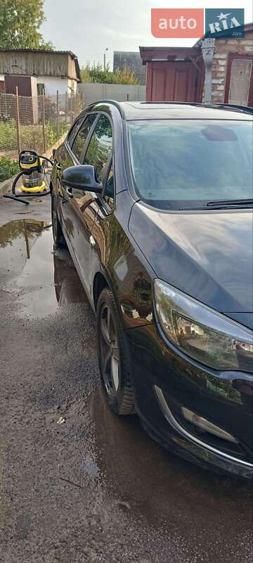Універсал Opel Astra 2013 в Фастові