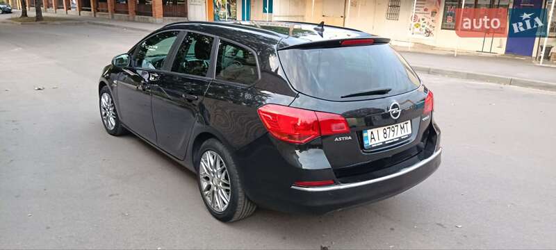 Універсал Opel Astra 2013 в Фастові