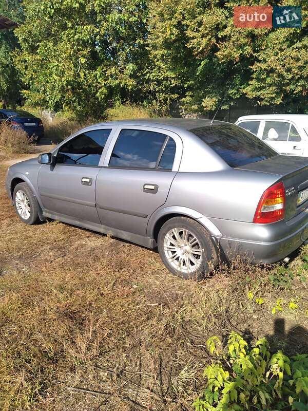 Седан Opel Astra 2008 в Киеве