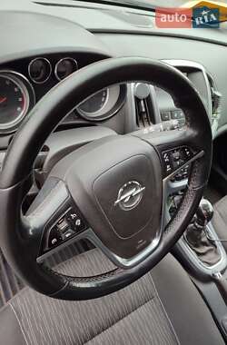 Универсал Opel Astra 2015 в 