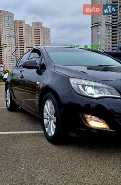 Хэтчбек Opel Astra 2010 в Киеве