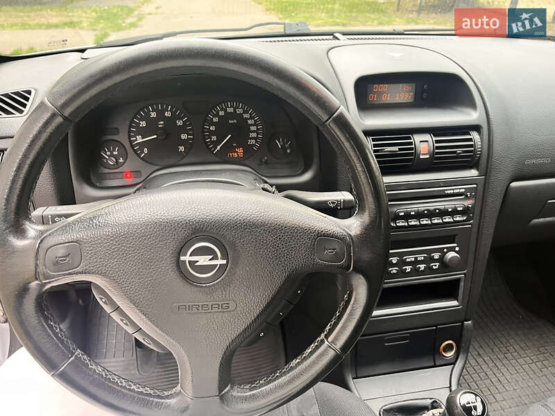 Седан Opel Astra 2004 в Києві