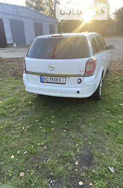 Универсал Opel Astra 2010 в Тернополе