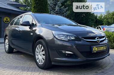 Универсал Opel Astra 2015 в Львове