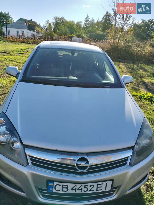 Хэтчбек Opel Astra 2007 в Киеве