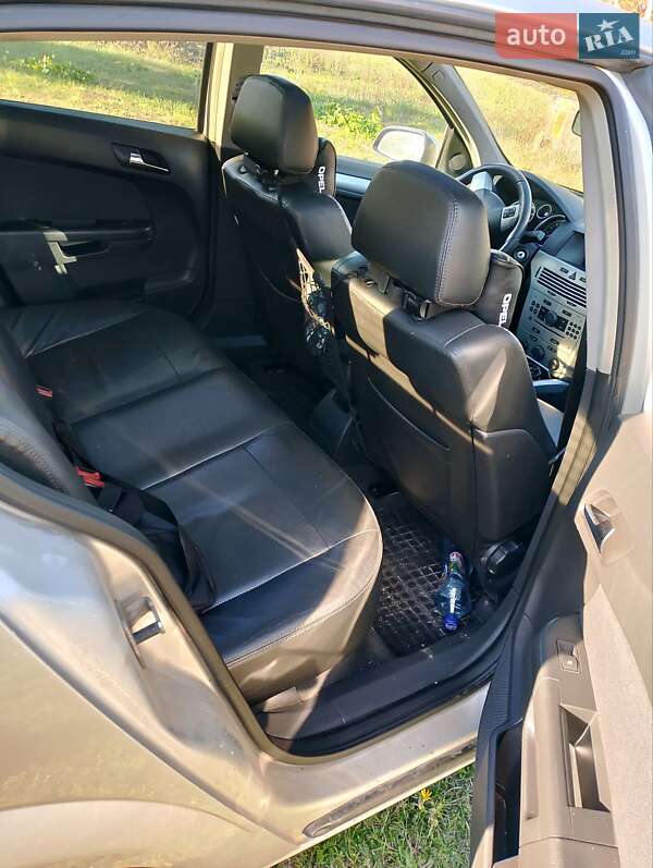 Хэтчбек Opel Astra 2007 в Киеве