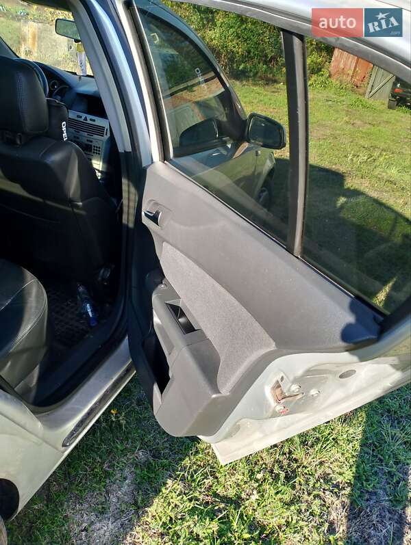 Хэтчбек Opel Astra 2007 в Киеве