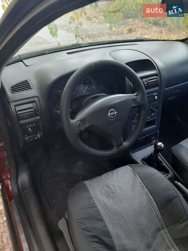 Седан Opel Astra 2003 в Харкові