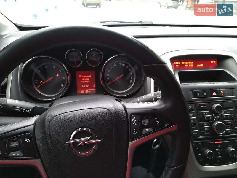 Универсал Opel Astra 2011 в Киеве