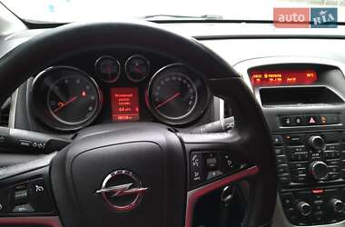 Универсал Opel Astra 2011 в 