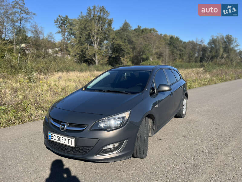 Универсал Opel Astra 2013 в 