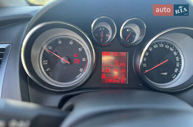 Универсал Opel Astra 2013 в 