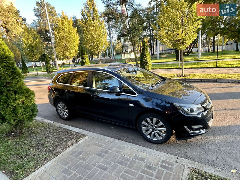 Универсал Opel Astra 2014 в Киеве