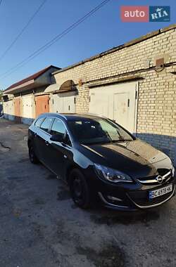 Универсал Opel Astra 2012 в Львове