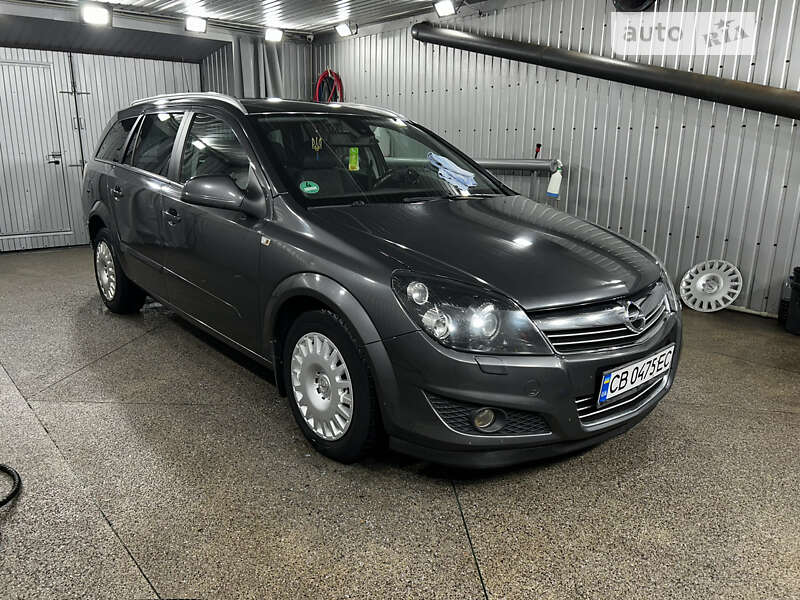 Универсал Opel Astra 2010 в Прилуках