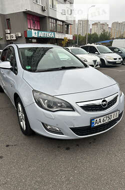 Хетчбек Opel Astra 2012 в Києві