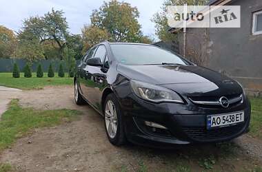 Універсал Opel Astra 2014 в Ужгороді