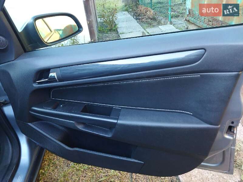 Універсал Opel Astra 2005 в Львові