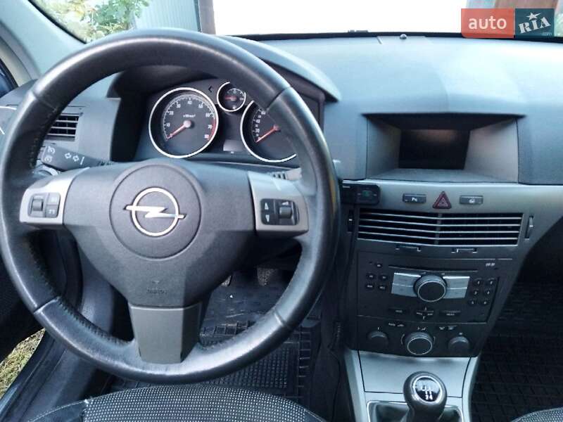 Універсал Opel Astra 2005 в Львові
