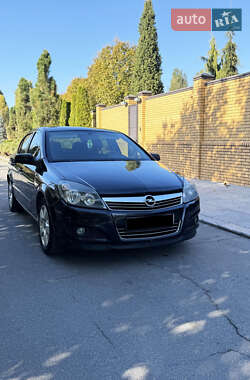 Седан Opel Astra 2008 в Днепре