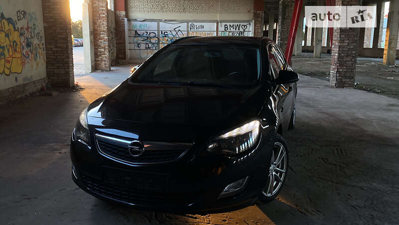 Opel Astra 2012
