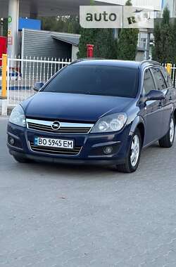 Универсал Opel Astra 2010 в Бучаче