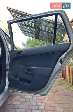 Универсал Opel Astra 2012 в 