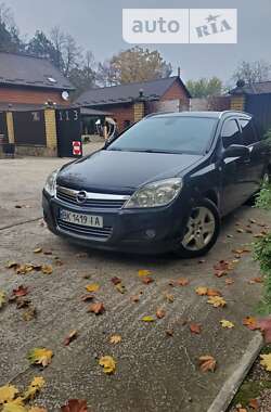 Універсал Opel Astra 2009 в Сарнах