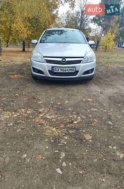 Хэтчбек Opel Astra 2007 в 