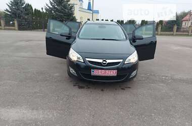 Універсал Opel Astra 2012 в Костопілі