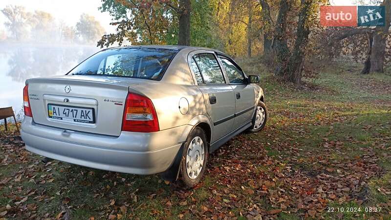 Седан Opel Astra 2006 в Києві