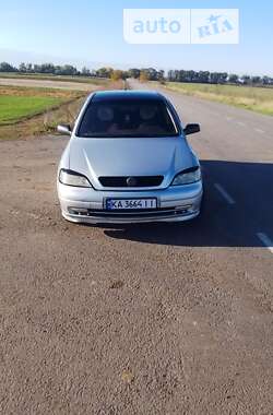 Седан Opel Astra 2005 в Василькові