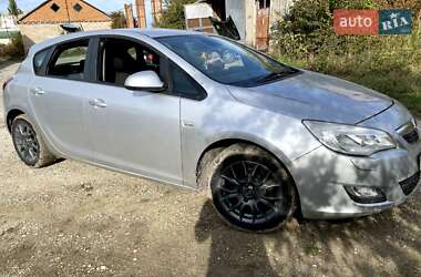 Хэтчбек Opel Astra 2010 в 