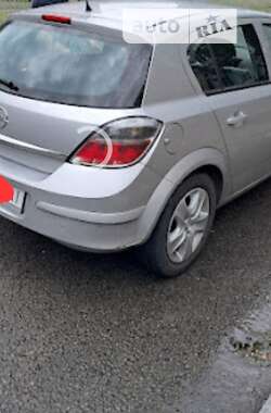 Хетчбек Opel Astra 2013 в Дніпрі