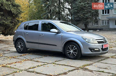 Хэтчбек Opel Astra 2006 в Первомайске