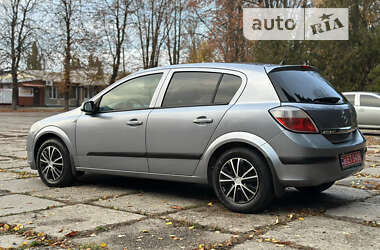 Хэтчбек Opel Astra 2006 в Первомайске