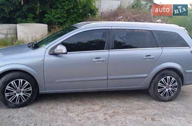 Универсал Opel Astra 2010 в 